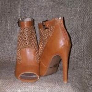 Charlotte Russe, Size 6, Carmel